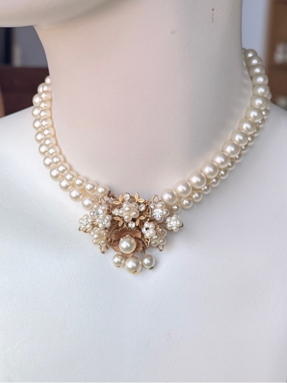 Lightweight vintage Pearl Double-Strand Floral Cluster Choker Necklace